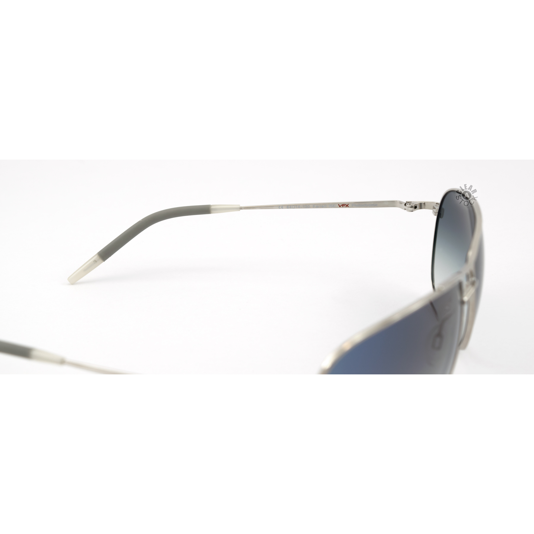 Oliver Peoples Farrell 64 VFX Photochromic Sunglasses 64x14-130  Chrome/Sapphire